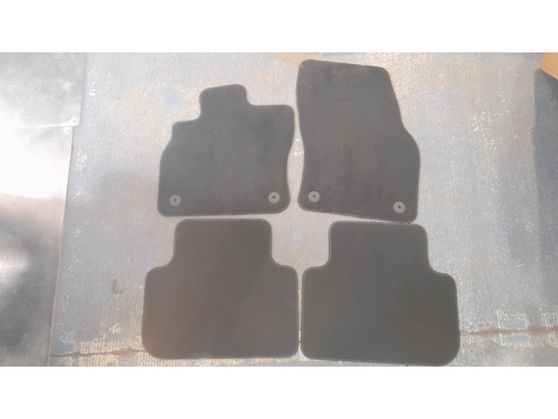 Recambio de juego alfombrillas para audi q3 sportback (f3n) 35 tdi referencia OEM IAM 83B863691  