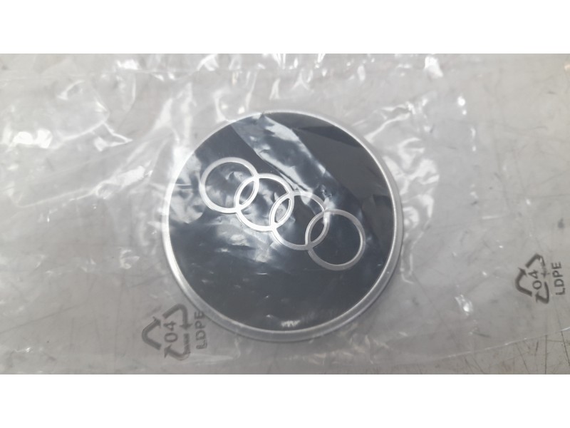 Recambio de tapacubos para audi q3 sportback (f3n) 35 tdi referencia OEM IAM 81A601170  