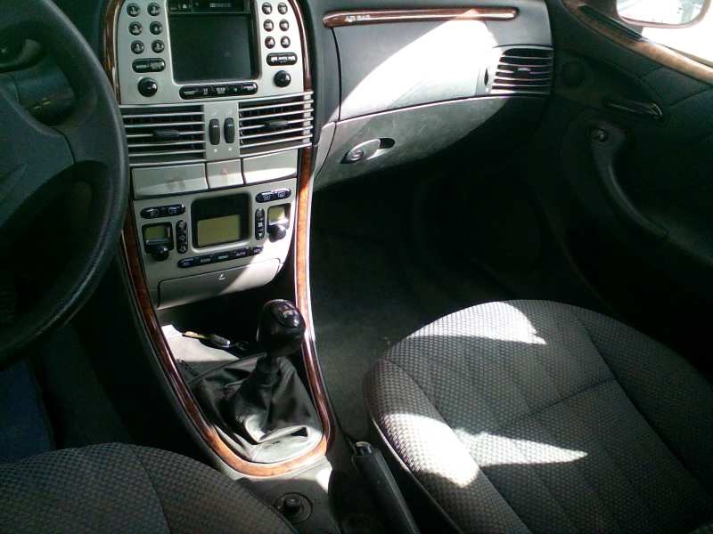 lancia lybra berlina del año 2000