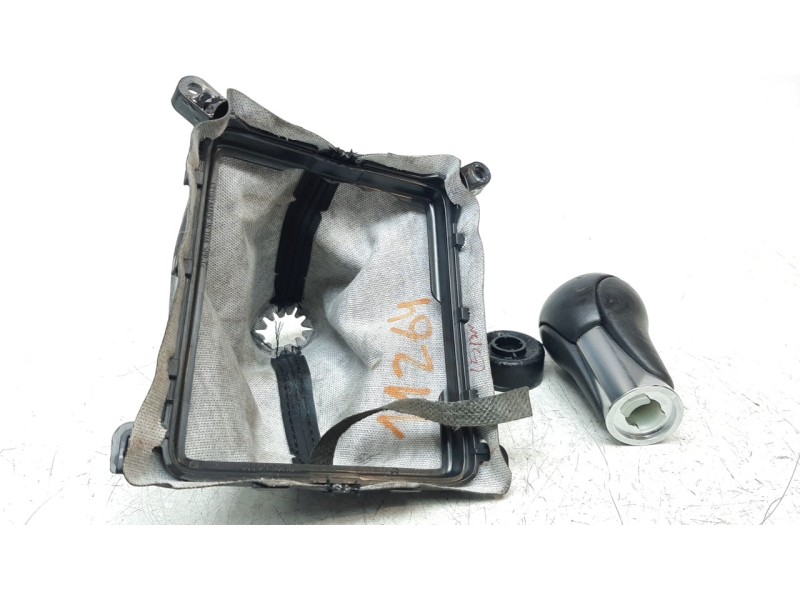 Recambio de pomo palanca cambio para mazda cx-3 2.0 cat referencia OEM IAM DH4C64334  