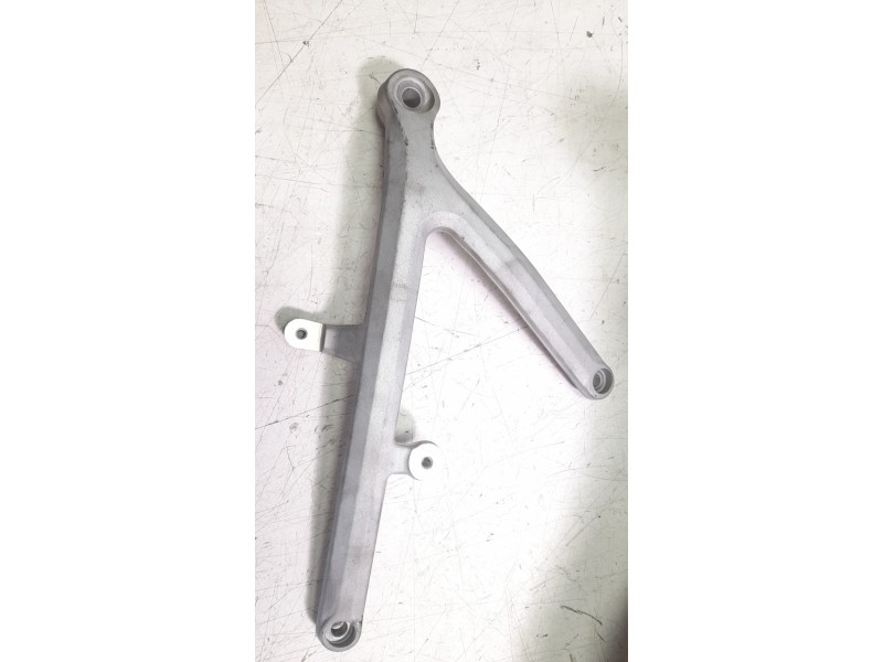 Recambio de soporte motor derecho para ktm super adventure 1290 super adventure s referencia OEM IAM 6190300510001  