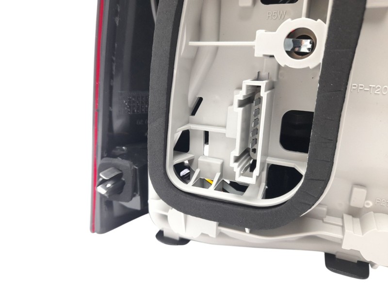 Recambio de piloto trasero derecho para volkswagen polo (9n3) referencia OEM IAM 6Q6945096M  103F23391770/16914252/2500582/VG022