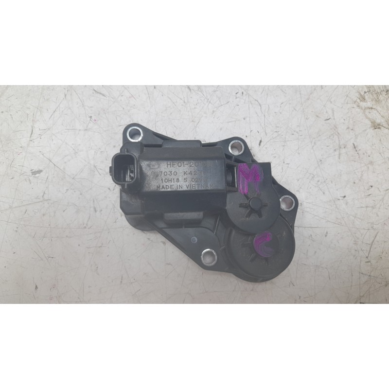 Recambio de motor apertura trampilla para mazda 3 sedán 2.5 e-skyactiv-g referencia OEM IAM HF0120130  
