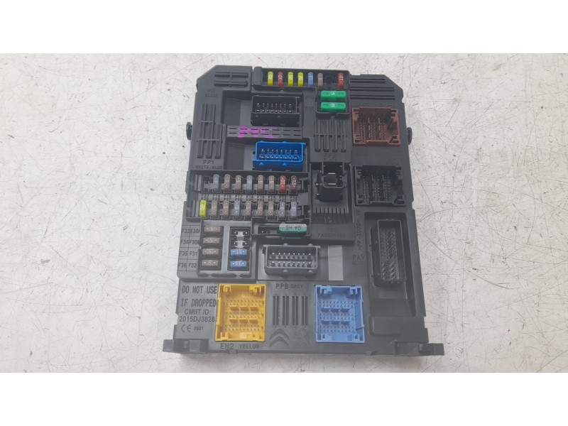 Recambio de caja reles / fusibles para opel grandland / grandland x (a18, p1uo) 1.2 (75) referencia OEM IAM 983288028000  