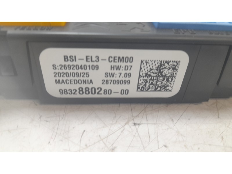 Recambio de caja reles / fusibles para opel grandland / grandland x (a18, p1uo) 1.2 (75) referencia OEM IAM 983288028000  