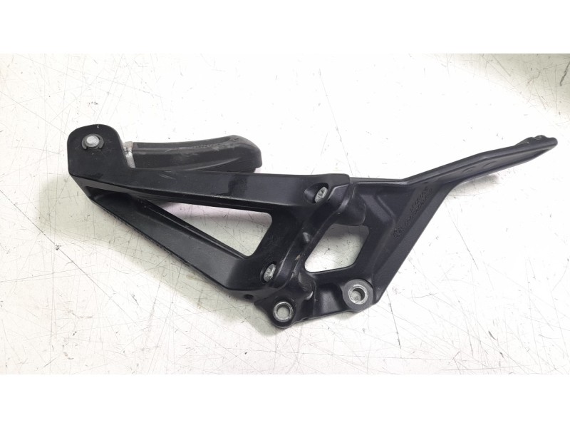 Recambio de estribera izquierda para ktm super adventure 1290 super adventure s referencia OEM IAM 6193048000  