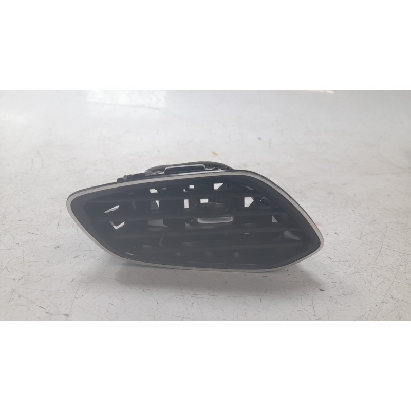 Recambio de aireador derecho para opel grandland / grandland x (a18, p1uo) 1.2 (75) referencia OEM IAM YP00063577  