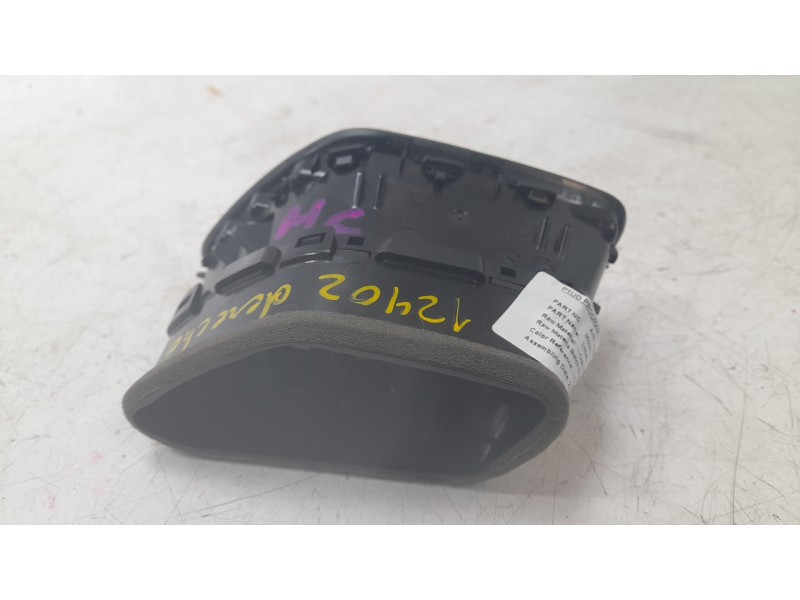 Recambio de aireador derecho para opel grandland / grandland x (a18, p1uo) 1.2 (75) referencia OEM IAM YP00063577  