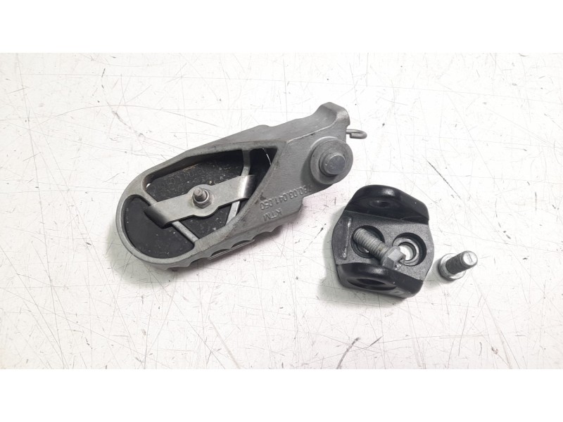 Recambio de estribo lateral para ktm super adventure 1290 super adventure s referencia OEM IAM 78003041050  