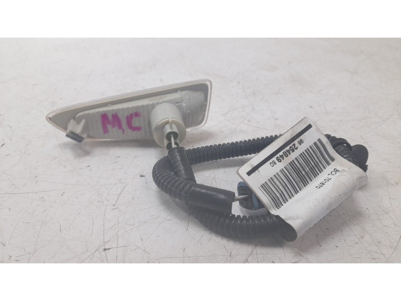 Recambio de piloto lateral delantero derecho para opel grandland / grandland x (a18, p1uo) 1.2 (75) referencia OEM IAM 13491089 