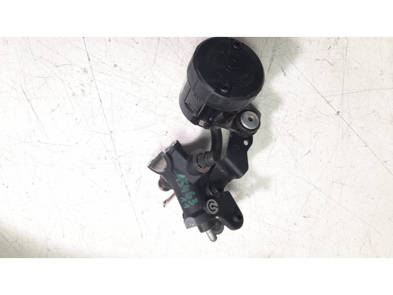 Recambio de bomba freno delantera para ktm super adventure 1290 super adventure s referencia OEM IAM 6131300110030  
