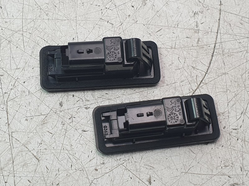 Recambio de piloto matricula para opel grandland / grandland x (a18, p1uo) 1.2 (75) referencia OEM IAM 9815226680  