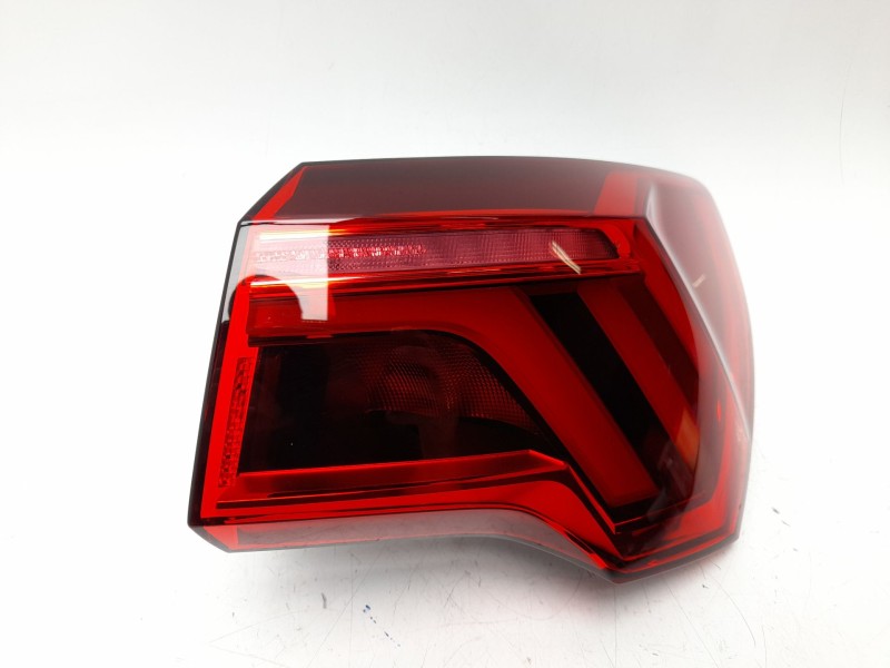 Recambio de piloto trasero derecho para audi q3 sportback (f3n) 35 tdi referencia OEM IAM 83A945092  