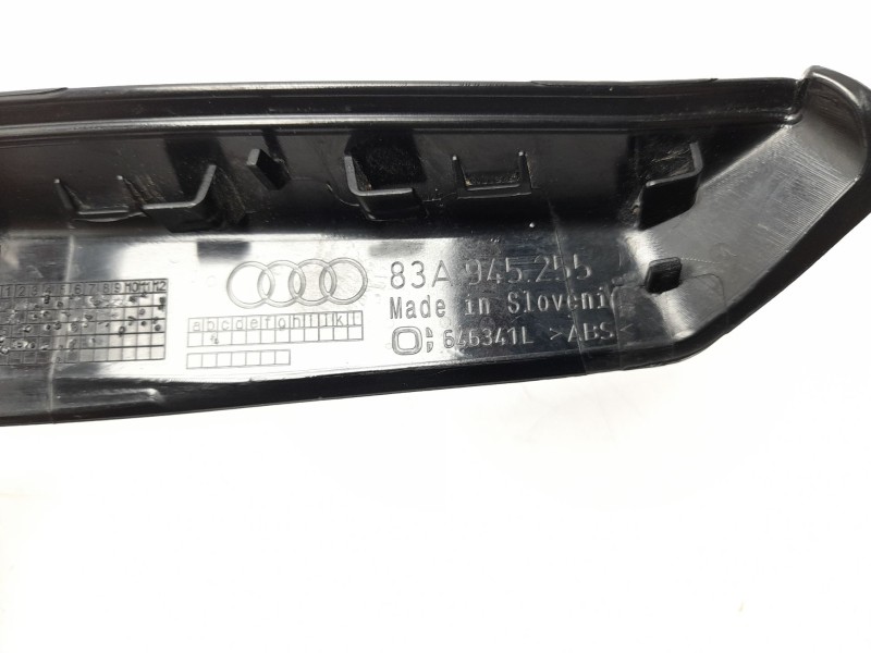 Recambio de moldura para audi q3 sportback (f3n) 35 tdi referencia OEM IAM 83A945255  