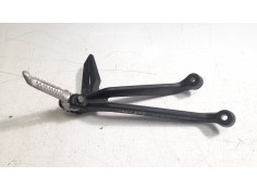 Recambio de estribo lateral para triumph street triple 765 rs street triple 765 rs referencia OEM IAM T2081986  