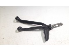 Recambio de estribo lateral para triumph street triple 765 rs street triple 765 rs referencia OEM IAM T2081986   2