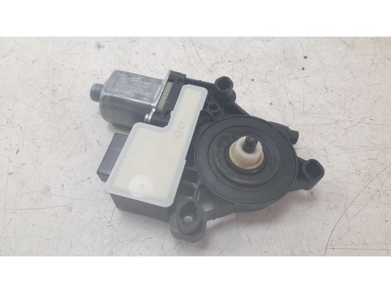 Recambio de motor elevalunas trasero derecho para volkswagen polo vi (aw1, bz1, ae1) 1.0 tsi referencia OEM IAM 5Q0959408D 01308