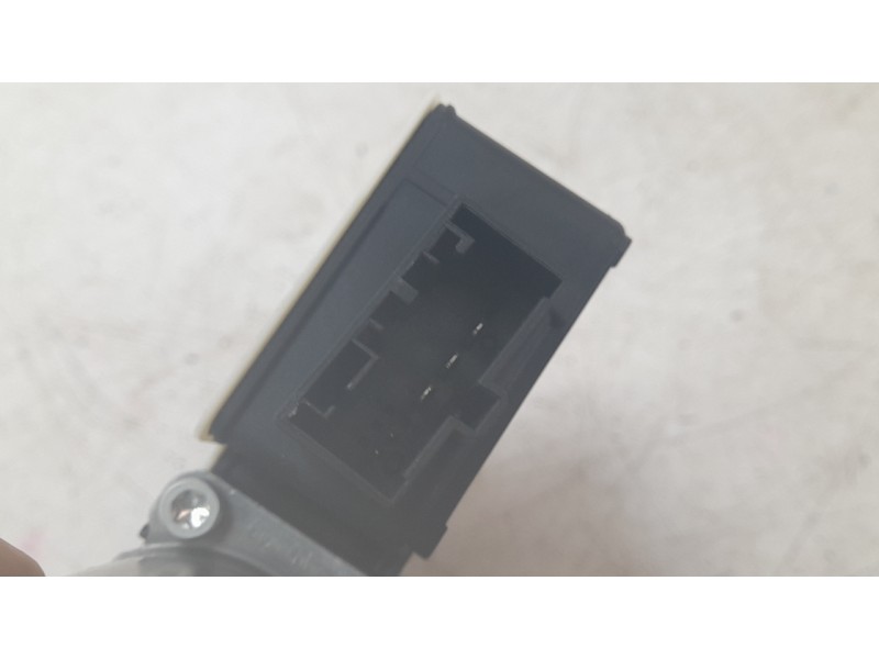 Recambio de motor elevalunas trasero derecho para volkswagen polo vi (aw1, bz1, ae1) 1.0 tsi referencia OEM IAM 5Q0959408D 01308