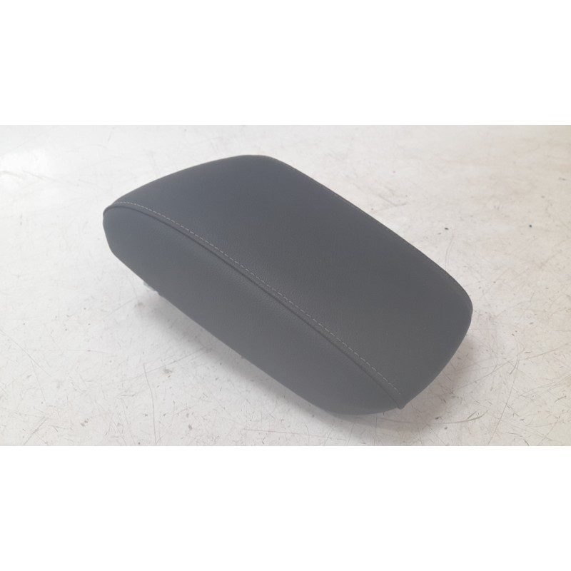 Recambio de apoyabrazos central para opel grandland / grandland x (a18, p1uo) 1.2 (75) referencia OEM IAM YP000570YX  