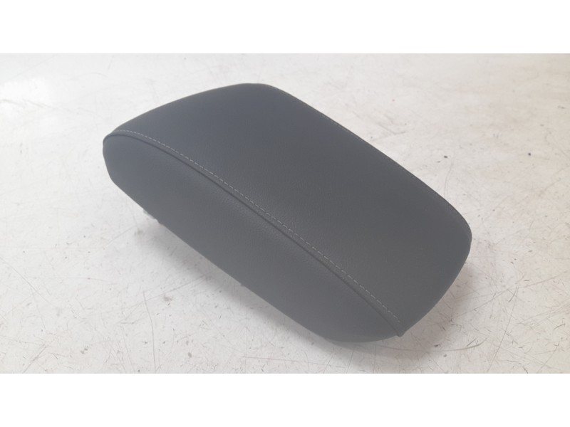 Recambio de apoyabrazos central para opel grandland / grandland x (a18, p1uo) 1.2 (75) referencia OEM IAM YP000570YX  