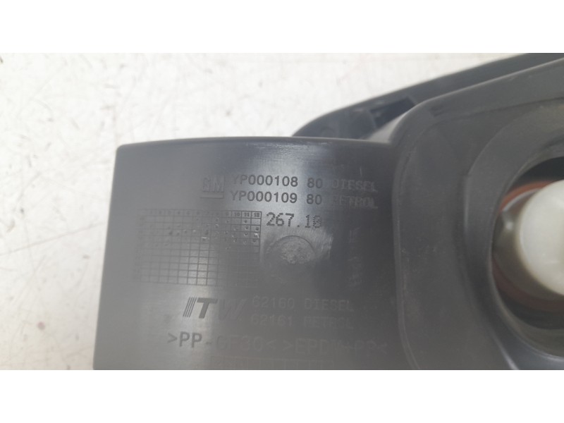 Recambio de tapa exterior combustible para opel grandland / grandland x (a18, p1uo) 1.2 (75) referencia OEM IAM YP00010880  