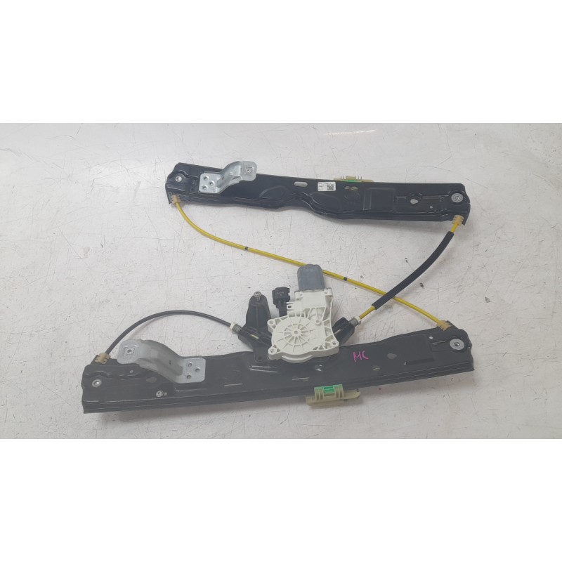 Recambio de elevalunas trasero izquierdo para land rover range rover velar (l560) 2.0 p300 si4 4x4 referencia OEM IAM J8A227001A
