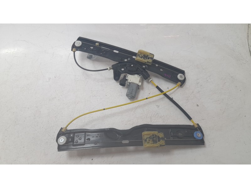 Recambio de elevalunas trasero izquierdo para land rover range rover velar (l560) 2.0 p300 si4 4x4 referencia OEM IAM J8A227001A