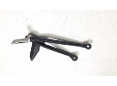Recambio de estribo lateral para triumph street triple 765 rs street triple 765 rs referencia OEM IAM T2082448  