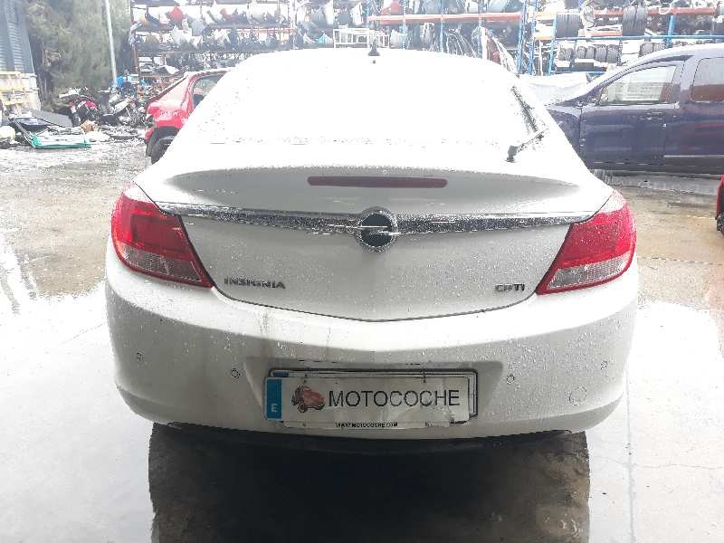 opel insignia berlina del año 2012