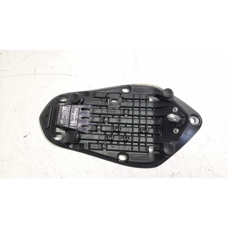 Recambio de soporte alternador para triumph street triple 765 rs street triple 765 rs referencia OEM IAM 2314006  