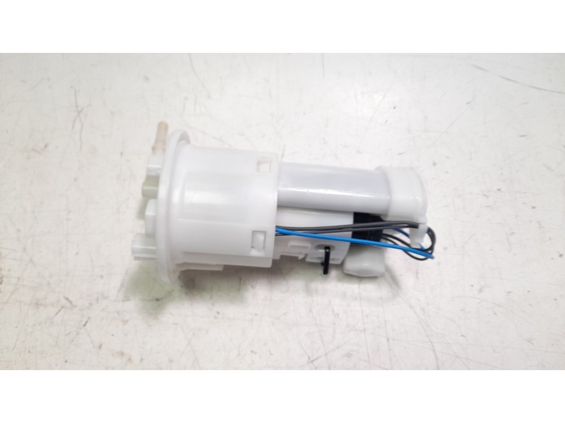 Recambio de bomba combustible para triumph street triple 765 rs street triple 765 rs referencia OEM IAM T2403892  