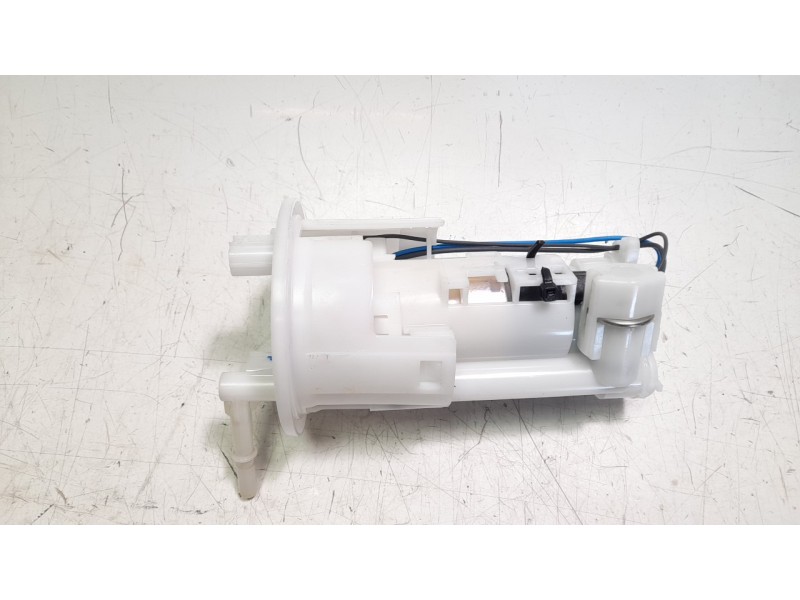 Recambio de bomba combustible para triumph street triple 765 rs street triple 765 rs referencia OEM IAM T2403892  