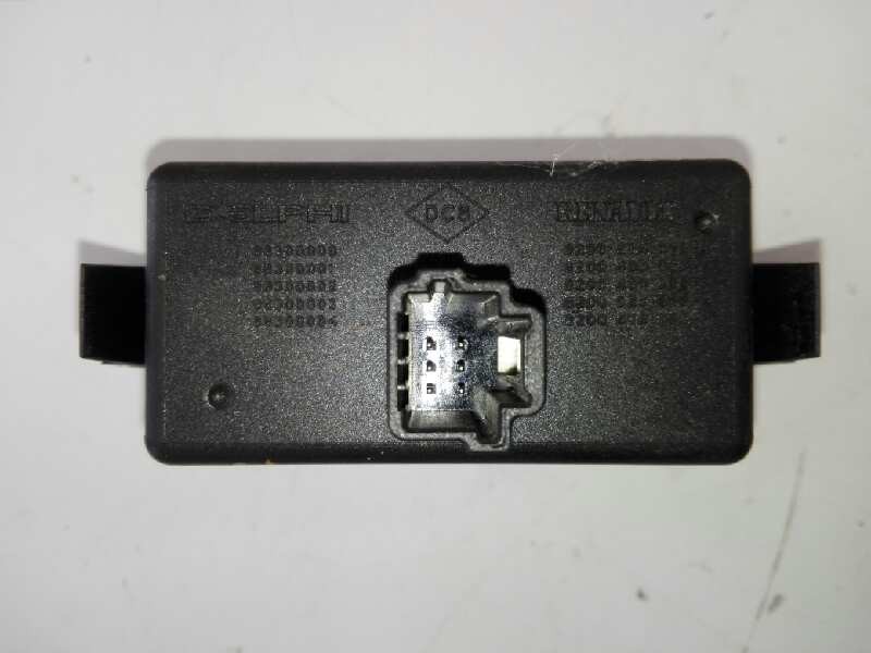 Recambio de warning para renault clio iii emotion referencia OEM IAM 8200214896  