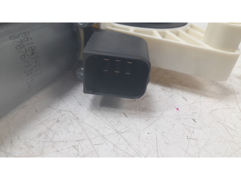Recambio de motor elevalunas trasero izquierdo para mercedes-benz clase cla (w117) cla 200 cdi (117.308) referencia OEM IAM A610