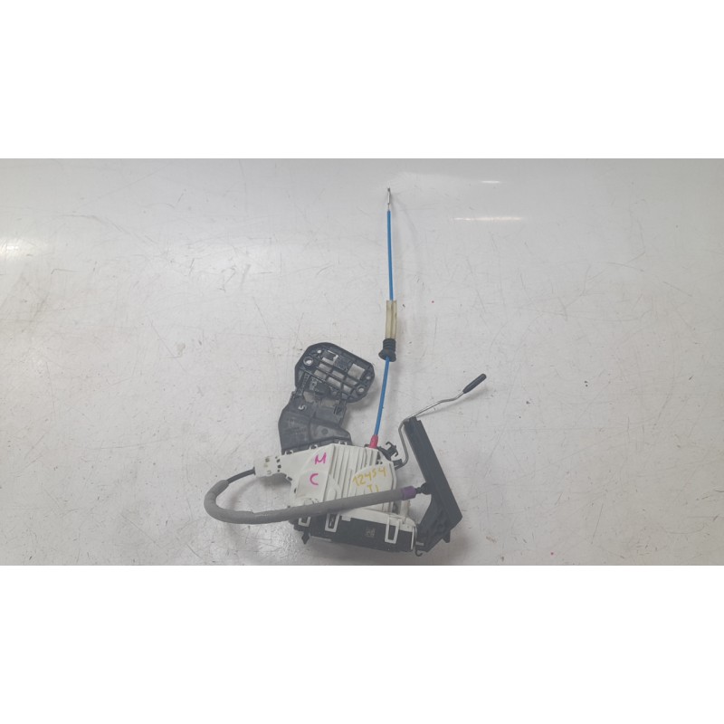 Recambio de cerradura puerta trasera izquierda para mercedes-benz clase cla (w117) cla 200 cdi (117.308) referencia OEM IAM 2047
