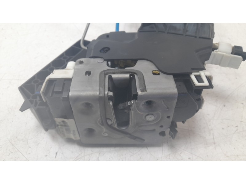 Recambio de cerradura puerta trasera izquierda para mercedes-benz clase cla (w117) cla 200 cdi (117.308) referencia OEM IAM 2047