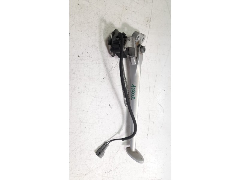 Recambio de caballete lateral para triumph street triple 765 rs street triple 765 rs referencia OEM IAM T2082009  