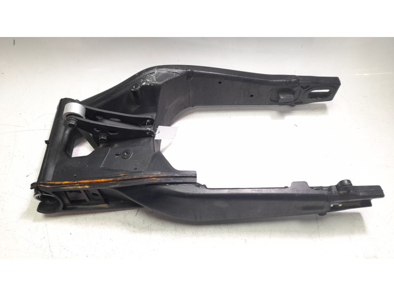 Recambio de basculante para yamaha xsr 900 referencia OEM IAM B5U221100000  