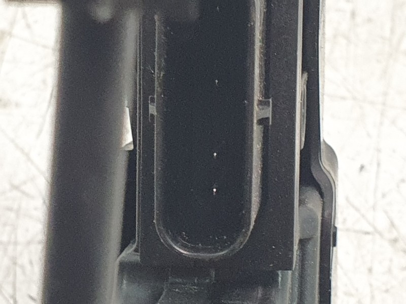 Recambio de cerradura puerta trasera izquierda para citroën c4 x e-shine referencia OEM IAM 9832797580  