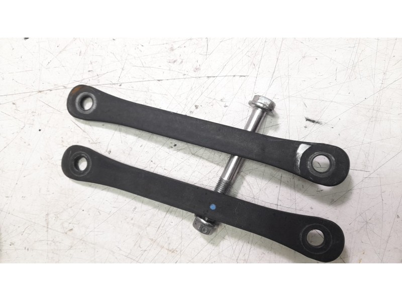 Recambio de bieleta estabilizadora trasera derecha para triumph street triple 765 rs street triple 765 rs referencia OEM IAM T20