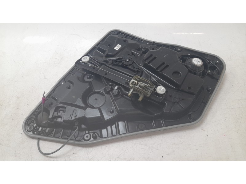 Recambio de elevalunas trasero derecho para mercedes-benz b-klasse (bm 247) b 200 d referencia OEM IAM 2477300603  