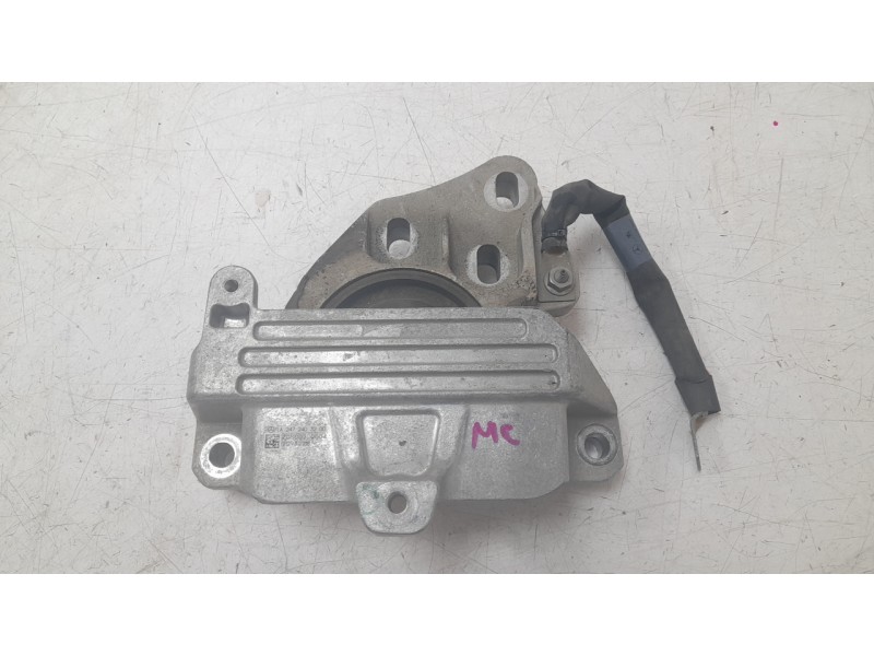 Recambio de soporte motor izquierdo para mercedes-benz b-klasse (bm 247) b 200 d referencia OEM IAM A2472403200  