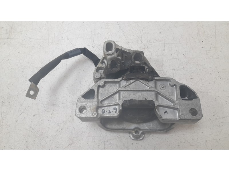 Recambio de soporte motor izquierdo para mercedes-benz b-klasse (bm 247) b 200 d referencia OEM IAM A2472403200  