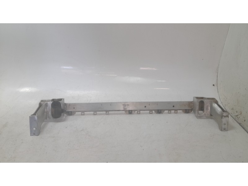Recambio de travesaño inferior para mercedes-benz b-klasse (bm 247) b 200 d referencia OEM IAM A1776204500  