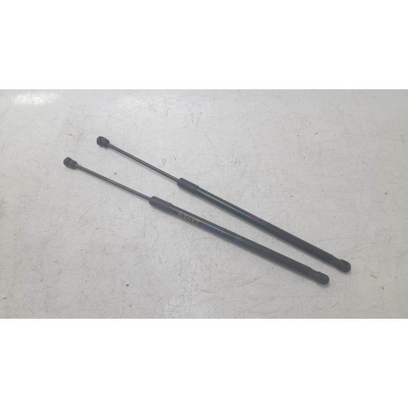 Recambio de amortiguadores maletero / porton para mercedes-benz b-klasse (bm 247) b 200 d referencia OEM IAM 2479800164  