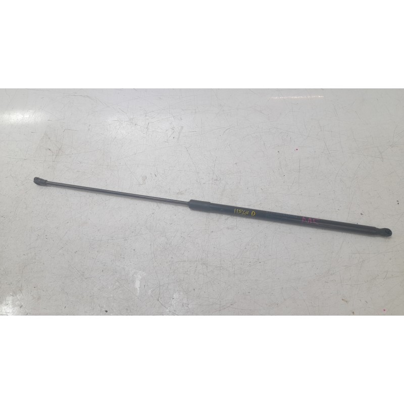Recambio de amortiguadores capo para mercedes-benz b-klasse (bm 247) b 200 d referencia OEM IAM 1779800100  