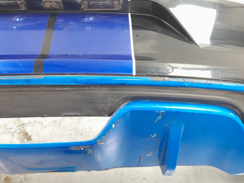 Recambio de paragolpes trasero para ford mustang gt referencia OEM IAM 2003235  