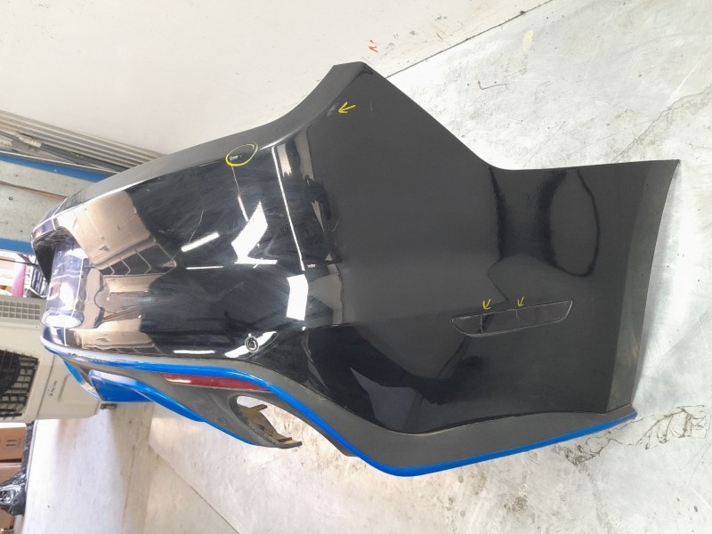 Recambio de paragolpes trasero para ford mustang gt referencia OEM IAM 2003235  