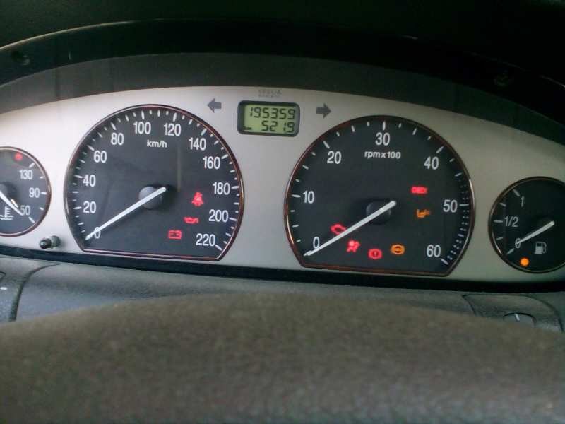 lancia lybra berlina del año 2000