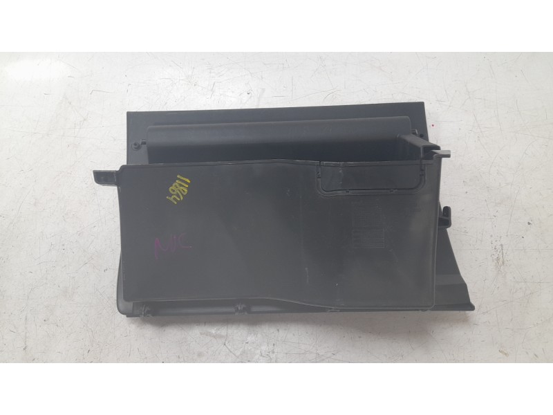 Recambio de guantera para mercedes-benz b-klasse (bm 247) b 200 d referencia OEM IAM 2476801204  